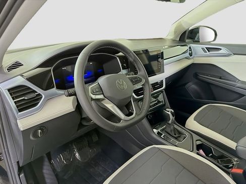 New 2026 Volkswagen Taos SE FWD image 9