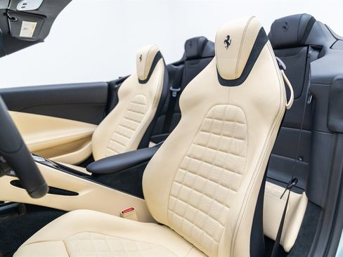 Used 2025 Ferrari Roma Spider image 30