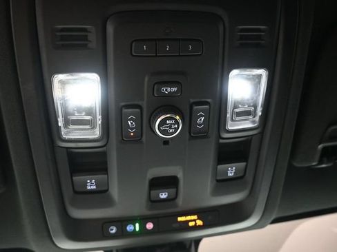 Used 2021 Chevrolet Tahoe Z71 w/ Z71 Signature Package AWD/4WD image 15