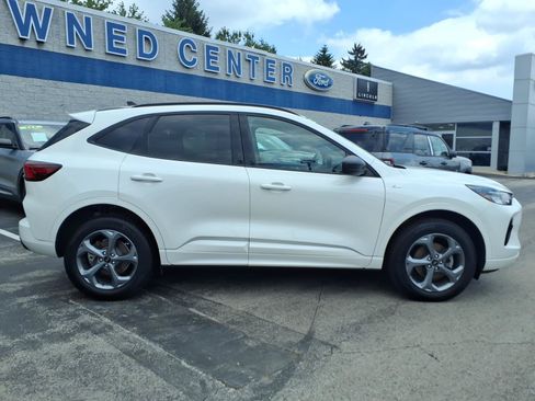 Certified 2024 Ford Escape ST-Line w/ Tech Pack #1 AWD/4WD image 3