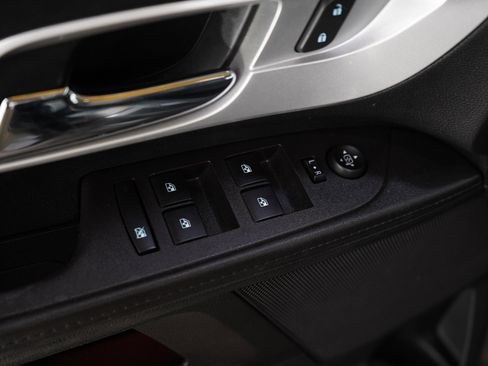 Used 2017 Chevrolet Equinox LS FWD image 19