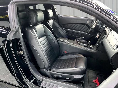 Used 2014 Ford Mustang GT Premium w/ Comfort Package RWD image 29