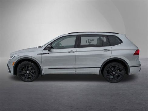 Used 2023 Volkswagen Tiguan SE R-Line image 2
