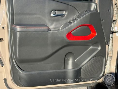 Used 2024 Nissan Frontier PRO-4X w/ Technology Package image 18