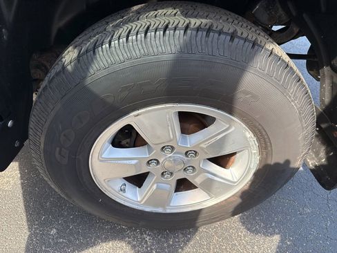 Used 2010 Jeep Liberty Sport w/ Popular Equipment Group image 18