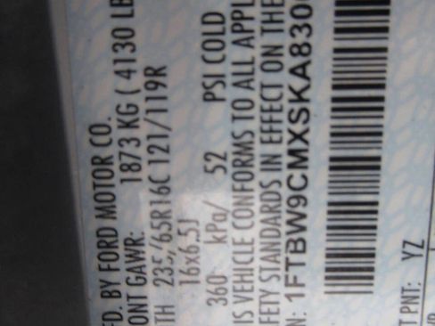 Used 2025 Ford E-Transit 148 Medium Roof image 18