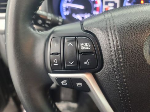 Used 2015 Toyota Highlander XLE FWD image 28