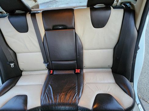 Used 2010 Volvo XC60 T6 image 28