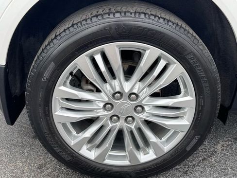 Used 2019 Cadillac XT5 Premium Luxury image 6