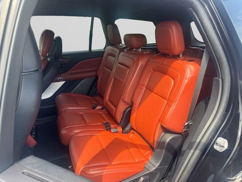 Used 2025 Lincoln Aviator Reserve w/ Equipment Group 201A AWD/4WD image 13