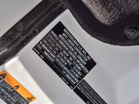 Used 2025 Mercedes-Benz GLE 450e 4MATIC image 30