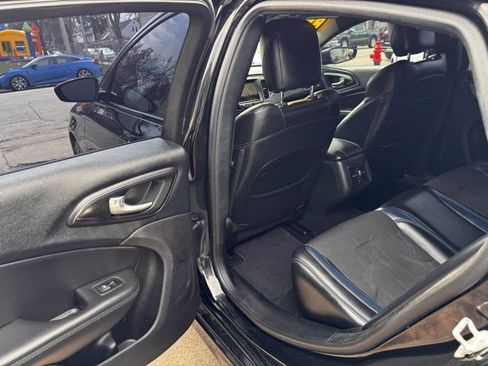 Used 2016 Chrysler 200 S w/ Comfort Group image 17