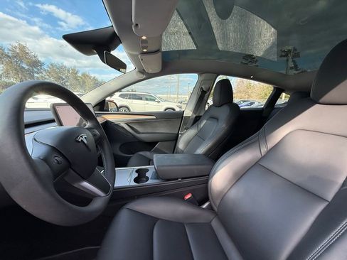 Used 2024 Tesla Model Y Long Range image 19