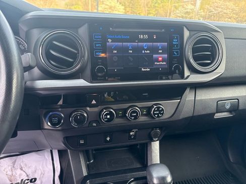 Used 2017 Toyota Tacoma TRD Off-Road w/ Tow Package image 24