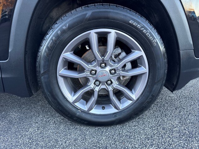 Used 2023 GMC Terrain SLT w/ Tech Package FWD image 10