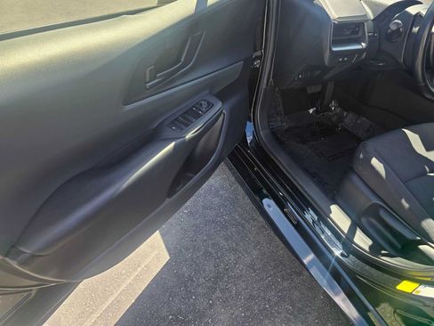 Used 2023 Toyota Prius LE FWD image 20