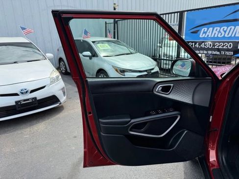 Used 2022 Kia Soul LX w/ Technology Package image 16