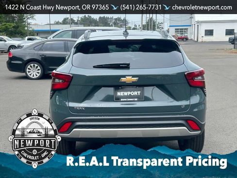 New 2026 Chevrolet Trax LT w/ LT Convenience Package FWD image 6