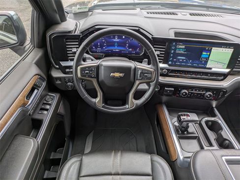 Used 2022 Chevrolet Silverado 1500 High Country w/ Technology Package image 15