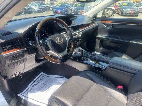 Used 2015 Lexus ES 350 w/ Premium Package FWD image 15