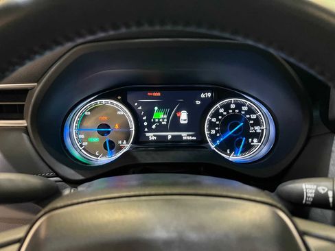 Certified 2021 Toyota Venza XLE image 18