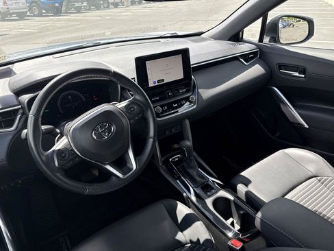 Used 2023 Toyota Corolla Cross AWD Hybrid w/ Convenience Package image 15
