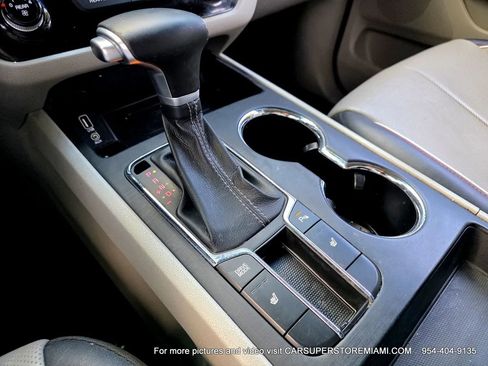 Used 2021 Kia Sedona EX image 48