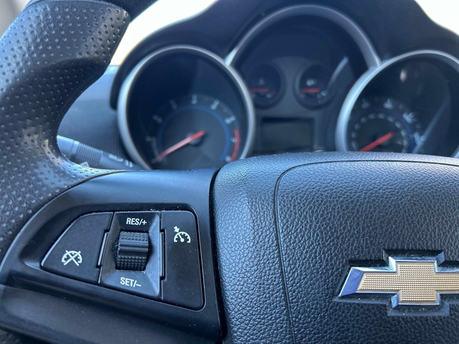 Used 2015 Chevrolet Cruze LT FWD image 21
