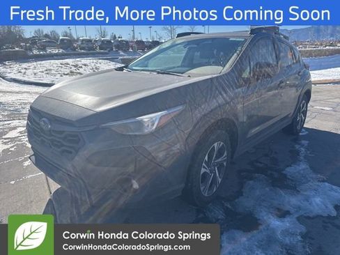 Used 2024 Subaru Crosstrek 2.0i Premium image 3