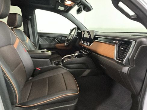 Used 2024 GMC Canyon AT4 w/ AT4 Premium Package AWD/4WD image 33