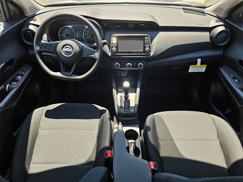New 2025 Nissan Kicks Play S image 6