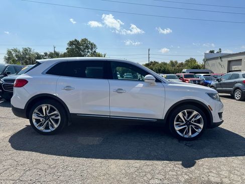 Used 2017 Lincoln MKX Reserve w/ Driver Assistance Package image 4
