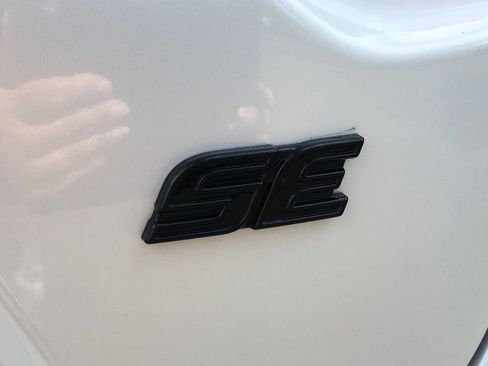 Used 2025 Toyota Corolla SE FWD image 6