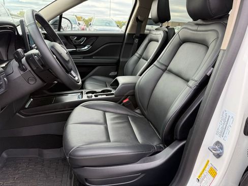 New 2025 Lincoln Corsair Reserve w/ Towing Package image 43