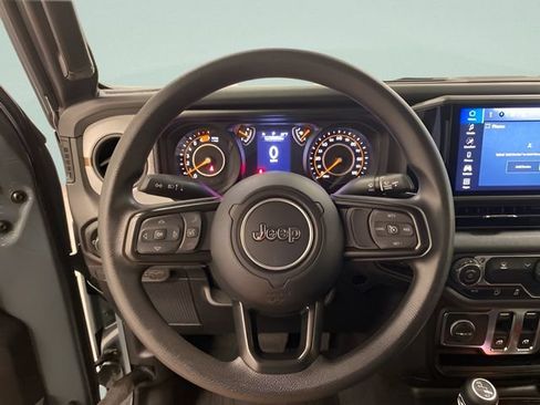 Used 2025 Jeep Wrangler Sport AWD/4WD image 16