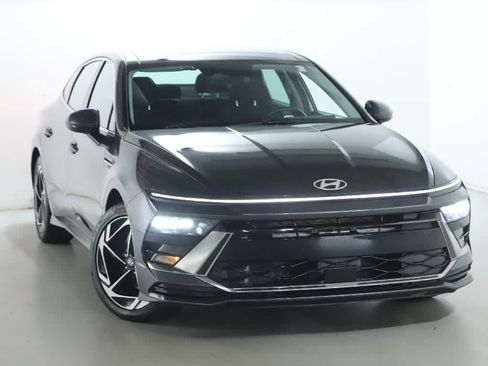 Used 2024 Hyundai Sonata SEL w/ Convenience Package FWD image 2