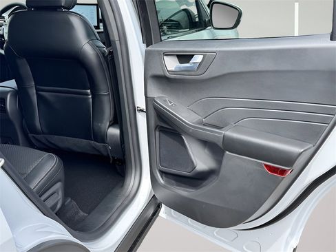 New 2025 Ford Escape SE image 29