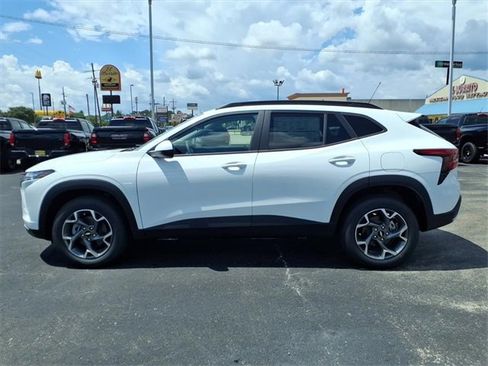 New 2026 Chevrolet Trax LT w/ Driver Confidence Package image 10