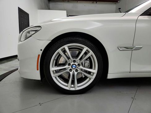 Used 2015 BMW 750Li image 30