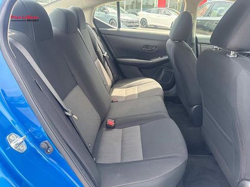 Used 2024 Nissan Sentra SV FWD image 9
