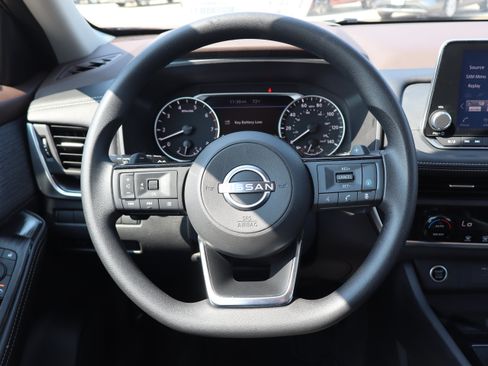 Used 2023 Nissan Rogue SV AWD/4WD image 14