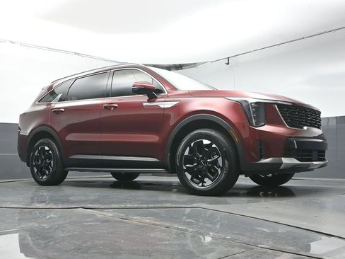 Used 2025 Kia Sorento S AWD/4WD image 41
