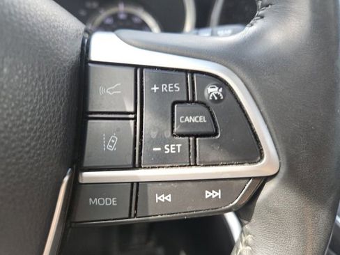 Used 2022 Toyota Highlander XLE FWD image 43