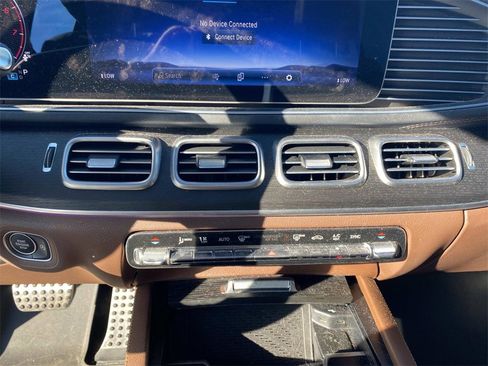 Used 2024 Mercedes-Benz GLS 450 4MATIC image 22