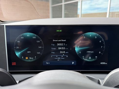 Used 2025 Hyundai Santa Cruz SEL image 18