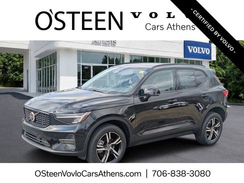 Certified 2026 Volvo XC40 B5 Core AWD/4WD image 1