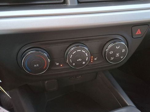 Used 2024 Chevrolet Trax LS w/ LS Convenience Package image 15