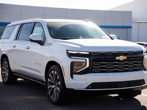 New 2026 Chevrolet Suburban High Country image 3