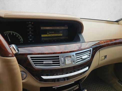 Used 2008 Mercedes-Benz S 550 image 17