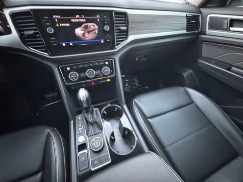 Used 2022 Volkswagen Atlas SEL image 3